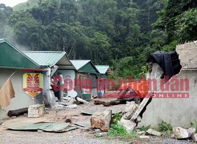 Căn nh&agrave; Nguyễn Thanh Tu&acirc;n v&agrave; Nguyễn Văn Thuận c&ugrave;ng đồng bọn cố thủ v&agrave; chống trả quyết liệt lực lượng C&ocirc;ng an