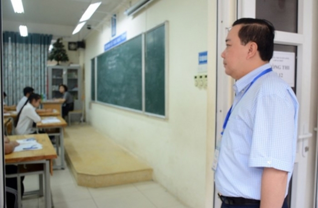 Kỳ thi vào lớp 10 Hà Nội: 3 thí sinh bị đình chỉ thi vì mang tài liệu, gần 500 thí sinh vắng mặt