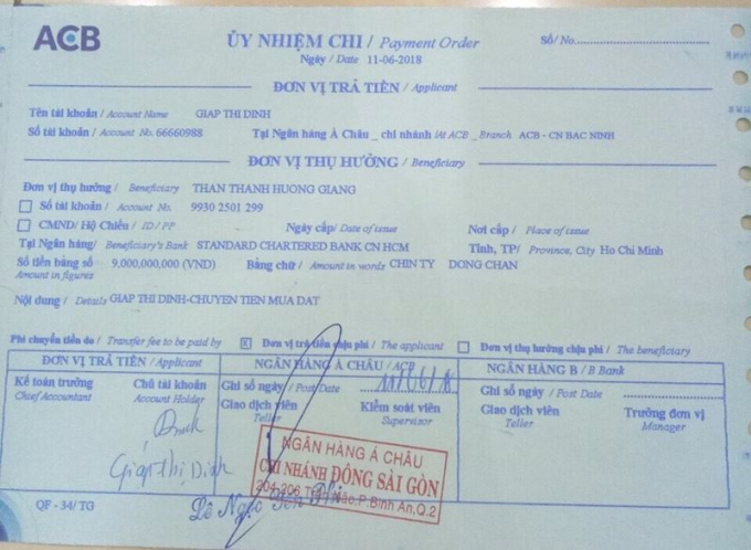 Giấy chuyển tiền 9 tỷ đồng của bà Dinh cho Thân Thanh Hương Giang.