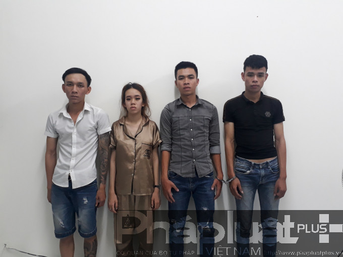 Đối tượng Văn Cảm - Tú Phương - Đặng Mẫn - Ngọc Chiến (Từ bên trái qua phải).