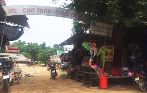 Dùng dao mổ trâu đâm chết bảo vệ chợ, vì bị nhắc nhở gửi xe