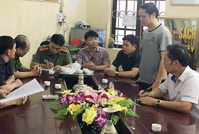 Bị can Vũ Trọng Lương (đứng).