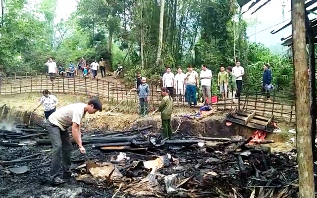 H&agrave; Giang: Hỏa hoạn thi&ecirc;u rụi nh&agrave; s&agrave;n m&aacute;i l&aacute;, thiệt hại h&agrave;ng trăm triệu đồng