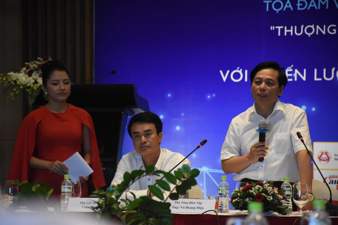 Ph&oacute; Tổng bi&ecirc;n tập Vũ Ho&agrave;ng Diệp ph&aacute;t biểu tại Tọa đ&agrave;m.