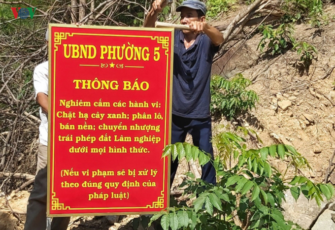 Chính quyền đã cảnh báo người dân việc phân lô trái phép trên núi.
