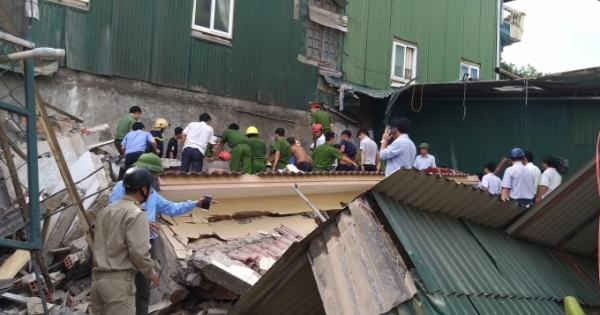 Hà Tĩnh: Sập nhà tại thành phố, có nạn nhân bị vùi lấp