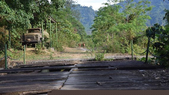 Dự án tái hiện 1,3km đường mòn Hồ Chí Minh xuống cấp nghiêm trọng.