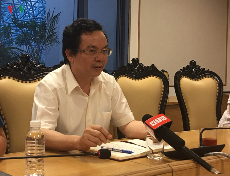 nuoc sinh hoat cua sinh vien dh kinh te quoc dan ban ngang nuoc ao, nha truong xin loi hinh 3