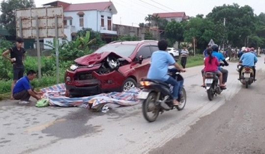 Thanh Hóa: Tạm đình chỉ Thiếu úy công an lái xe tông chết 2 mạng người