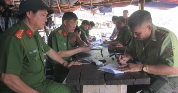 Hàng loạt cán bộ kiểm lâm đã “nhúng chàm” trong vụ Phượng "râu" như thế nào?