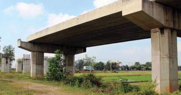 Xem xét dừng Dự án đường Hồ Chí Minh đoạn Chơn Thành - Đức Hòa