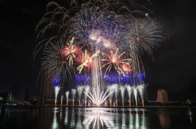 Giảm giá 10% khi mua vé pháo hoa Đà Nẵng trực tuyến