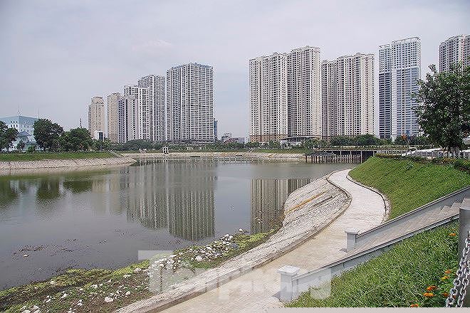 Quận Thanh Xuân đã chủ động phối hợp với Sở TN&amp;amp;MT thống nhất và trình Thành phố xin chủ trương khoan thăm dò để cấp bổ sung nguồn nước cho hồ điều hòa tại Công viên Thanh Xuân.