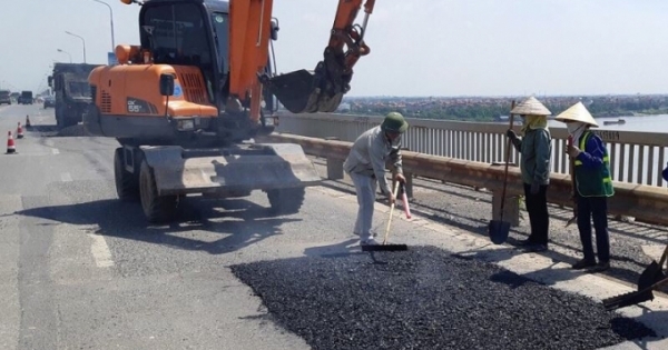 Cầu Thăng Long cứ vá lại hỏng, lãng phí đến bao giờ?