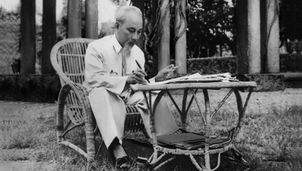 Bác Hồ và lời căn dặn 'Viết cho ai, viết để làm gì?'