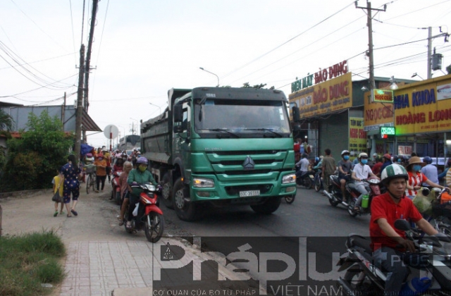 Bình Dương: Va chạm với xe ben, người đàn ông tử vong tại chỗ