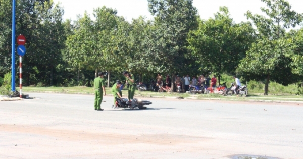 Bình Dương: Tông vào dải phân cách, người đàn ông tử vong