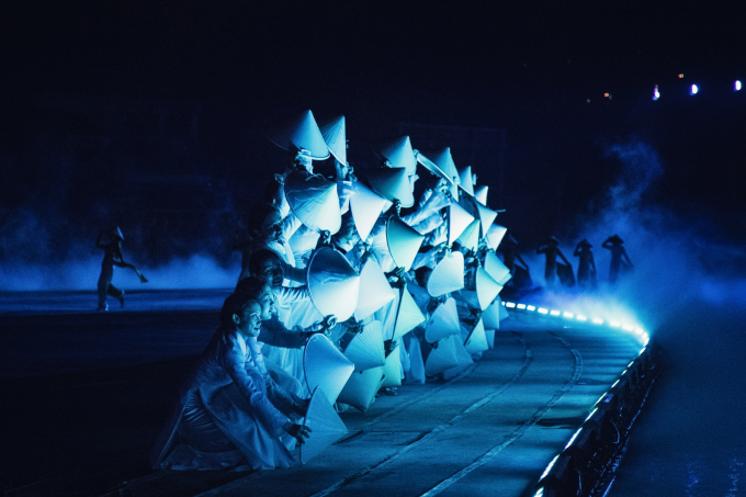 Ngày 20/3/2019, những hình ảnh của Show biểu diễn thực cảnh “Ký ức Hội An” được lựa chọn chiếu tại quảng trường Thời đại Times Square, New York, Hoa Kỳ. Ngay sau đó, phóng viên của Reuters đưa tin ngày 22/3, ca ngợi đây là Chương trình biểu diễn thực cảnh “đẹp nhất thế giới” và là “một bữa tiệc thị giác thực sự”.