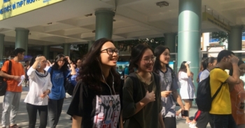 Thời tiết gay gắt nhưng đề thi khiến thí sinh "dễ thở" hơn