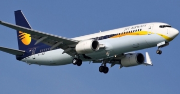 Máy bay hạ cánh khẩn cấp vì bị chim tấn công