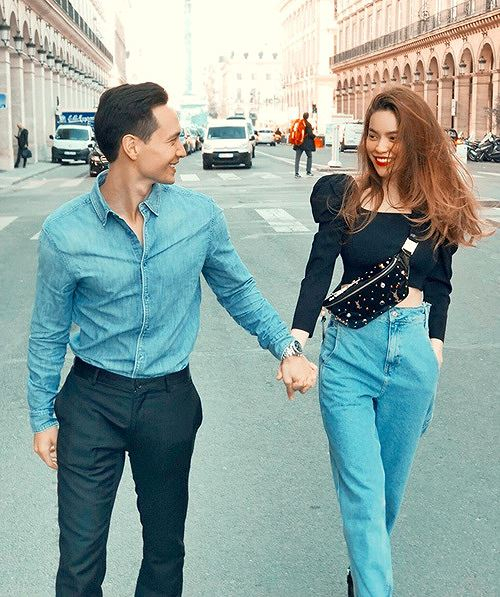 Hồ Ngọc Hà đăng ảnh nắm tay Kim Lý nhân kỷ niệm 2 năm bên nhau.