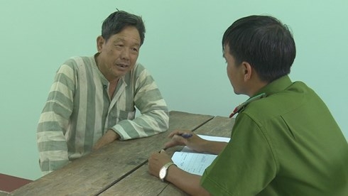 Bắt chủ quán karaoke điều nữ nhân viên bán dâm