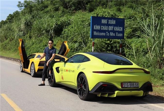 Lamborghini Aventador S và Aston Martin V8 Vantage