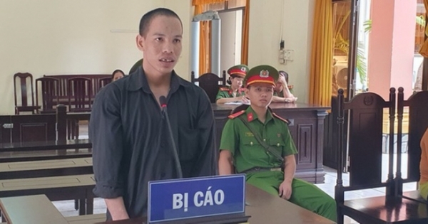 Đâm thủng tim bạn thân