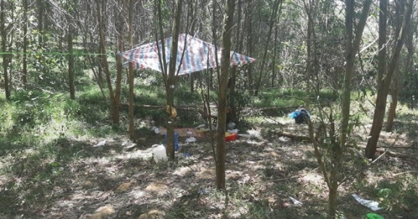 Hé lộ nguyên nhân tử vong của bé trai 5 tuổi chết trong tư thế 2 tay bị trói