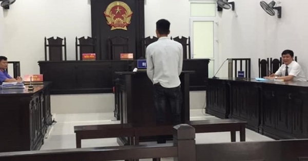 Chú bị cháu đánh vì không có tiền trả nợ