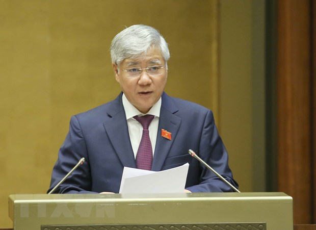 Bộ trưởng, Chủ nhiệm Ủy ban Dân tộc Đỗ Văn Chiến, thừa ủy quyền của Thủ tướng Chính phủ trình bày Tờ trình về Chương trình mục tiêu quốc gia phát triển kinh tế-xã hội vùng đồng bào dân tộc thiểu số và miền núi giai đoạn 2021-2030. (Ảnh: Doãn Tấn/TTXVN)