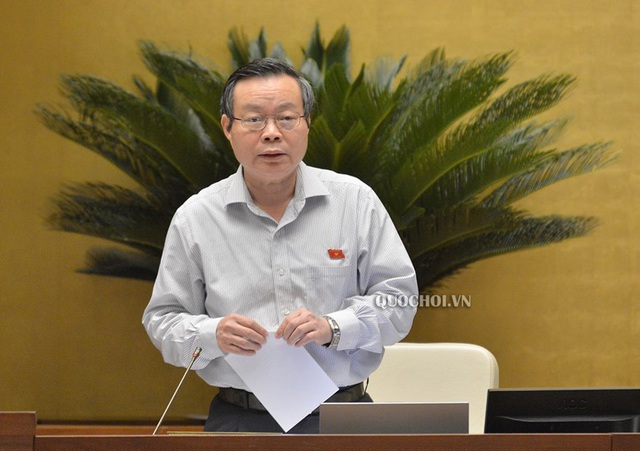 Phó Chủ tịch Quốc hội Phùng Quốc hiển điều hành phiên họp