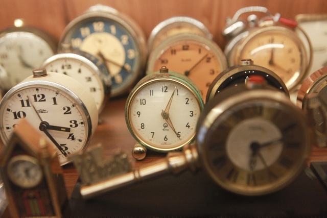 “Mình cảm nhận vẻ đẹp không chỉ vì thời gian, mà còn là những tác phẩm nghệ thuật… đó là cảm nhận của riêng tôi về những chiếc đồng hồ”, ông Tình chia sẻ.