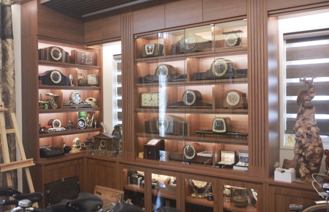 Đối với ông Tình, giá trị của mỗi chiếc đồng hồ cổ gồm nhiều yếu tố từ lịch sử, nguồn gốc xuất xứ và đặc biệt là câu chuyện xoay quanh nó.