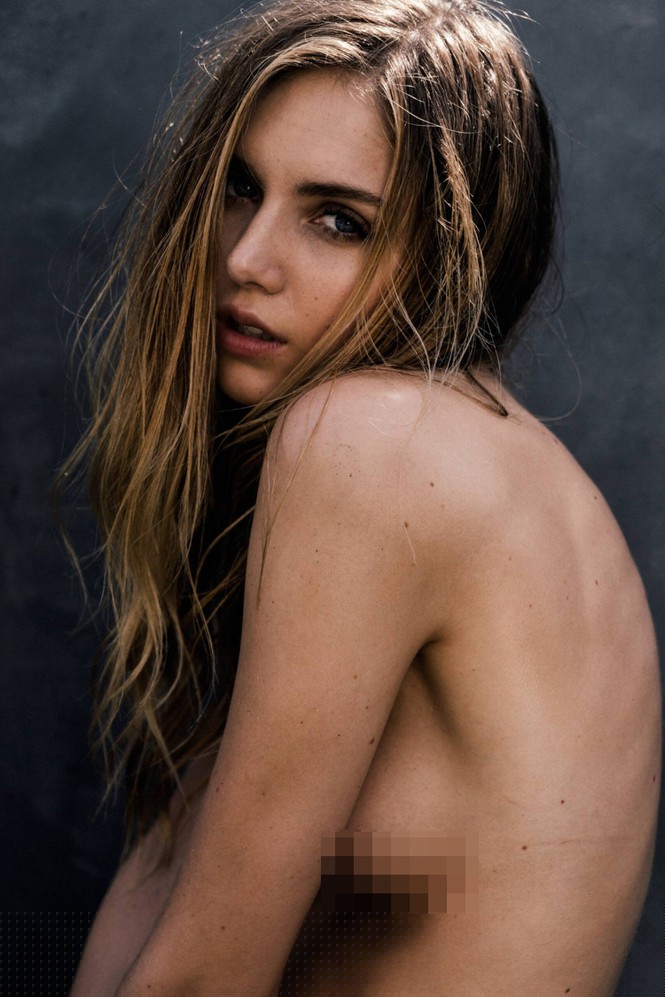 Sắc vóc thanh xuân mơn mởn của chân dài 9x Kari Riley - ảnh 3