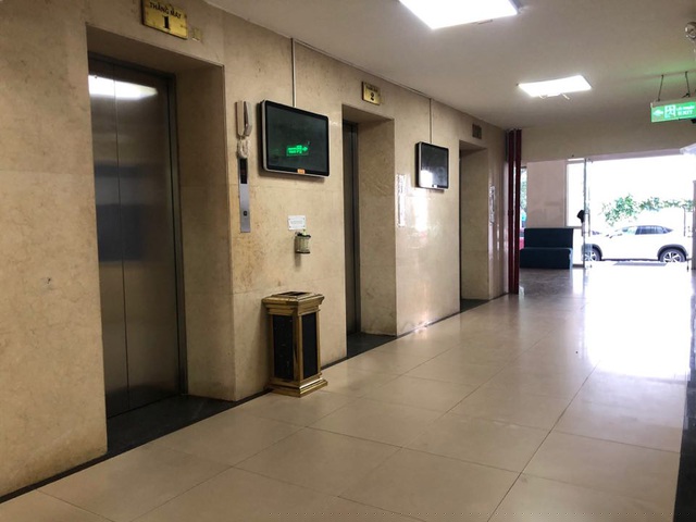 Thang máy tòa nhà N03 Chung cư 25 Lạc Trung (Ảnh: Nguyễn Trường).