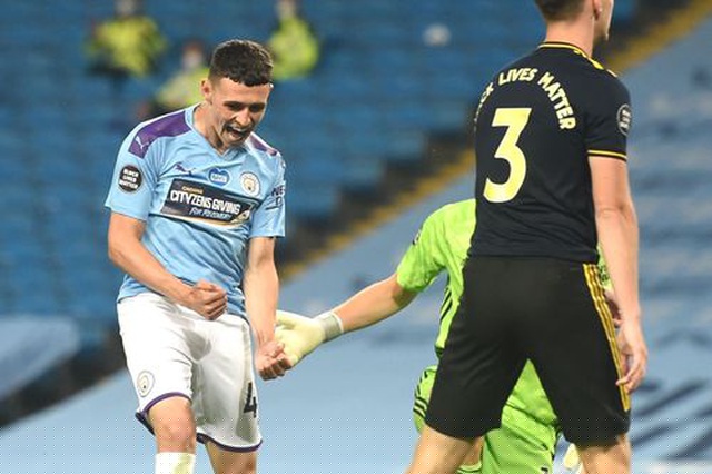 Foden ăn mừng bàn thắng vào lưới Arsenal