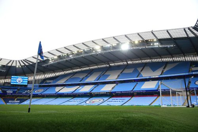 Etihad vắng lặng trước giờ bóng lăn