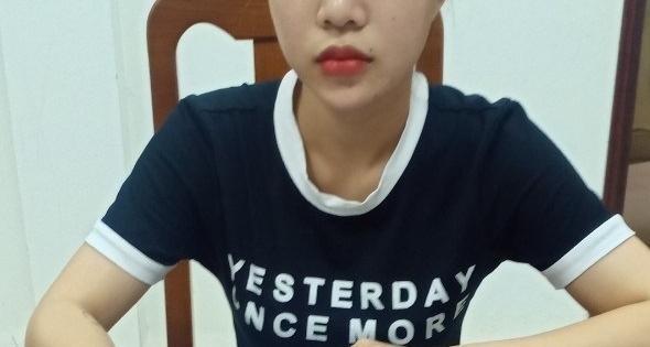 Quảng Bình: Bắt "nữ quái" tàng trữ trái phép 100 viên ma túy