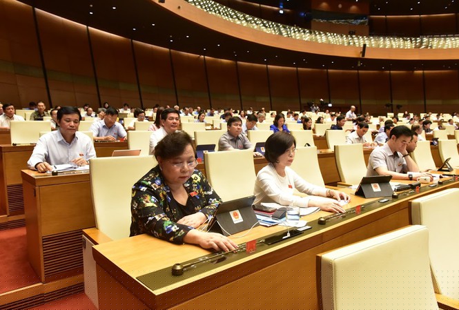 Quốc hội đồng ý giảm 30% thuế TNDN cho doanh nghiệp có tổng doanh thu dưới 200 tỷ đồng - Ảnh: Nhật Minh