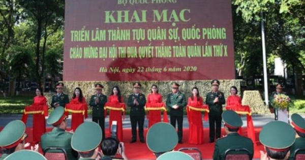 Khai mạc Triển lãm thành tựu quân sự, quốc phòng