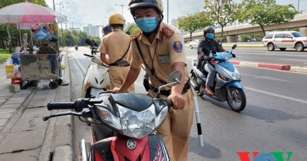 CSGT có được quyền kiểm tra cốp xe, đồ dùng cá nhân không?