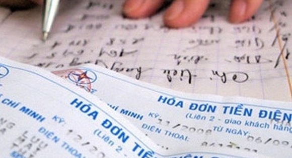 Ghi nhầm số điện gấp 33 lần, đình chỉ phó giám đốc điện lực tỉnh