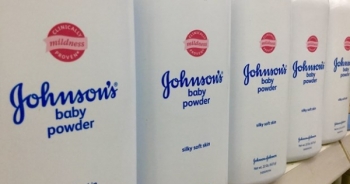 Johnson&Johnson bồi thường tiền tỷ do sản phẩm chứa chất gây ung thư