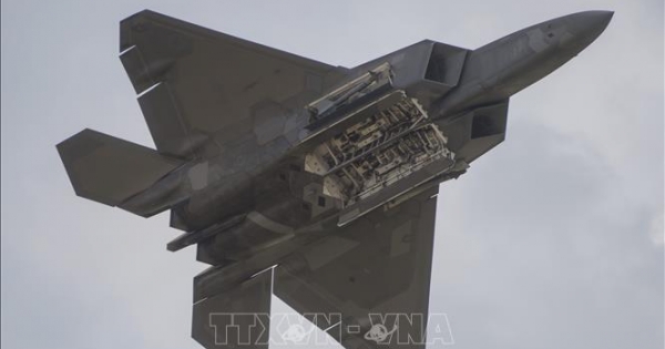 Mỹ điều máy bay chiến đấu chặn 4 máy bay trinh sát của Nga