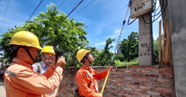 Ba tháng hóa đơn điện giống hệt nhau, EVN Ninh Bình nói 