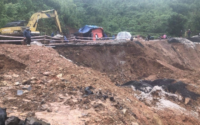 Đắk Lắk: Tuyến đường nối hai xã ở huyện Lắk sạt lở nghiêm trọng