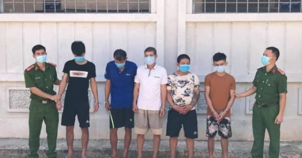 Nghệ An: Bắt nhóm đối tượng dùng bom xăng, đao, kiếm để trộm chó