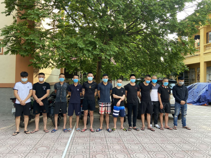 Nhóm thanh niên trên