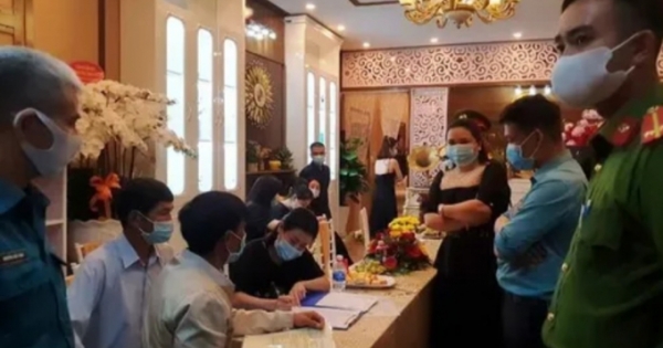 Công an vào cuộc vụ hàng chục người tụ tập tại buổi khai trương thẩm mỹ viện bất chấp lệnh cấm